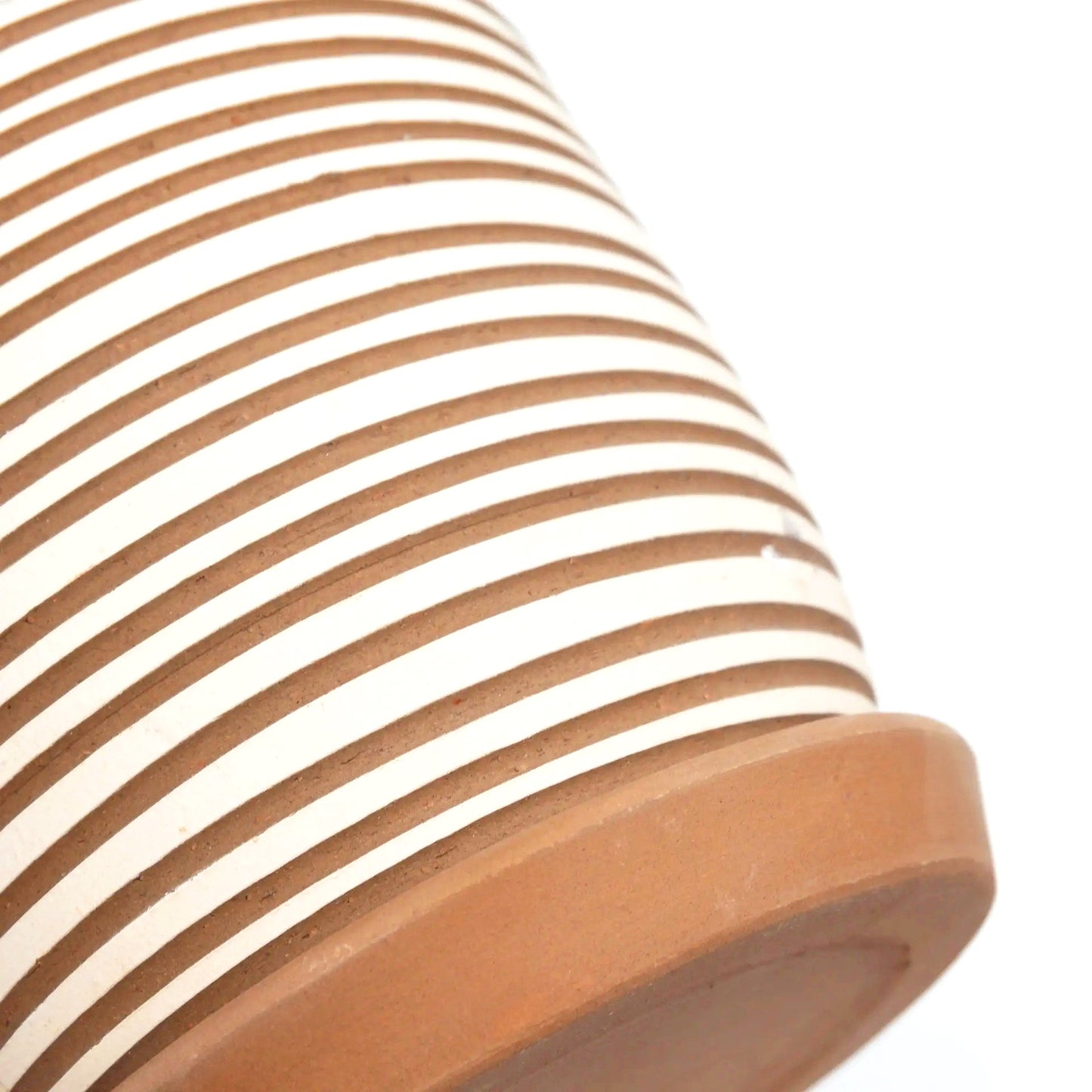 Clay White Stripes Pattern Pot