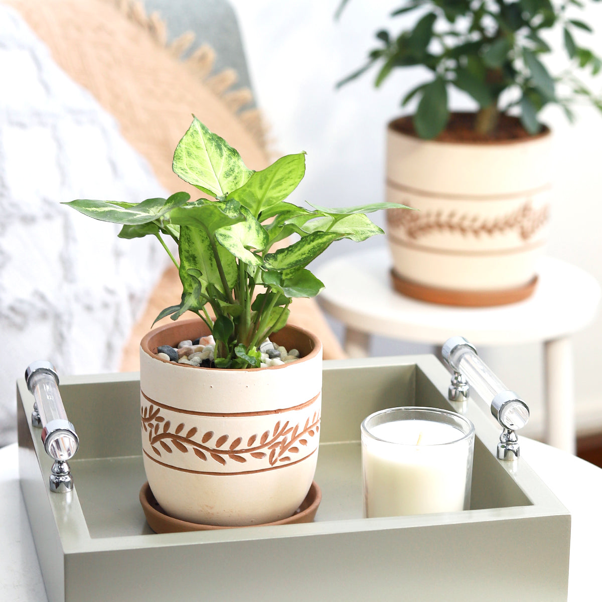 White Clay Horizontal Leaf Pattern Pot