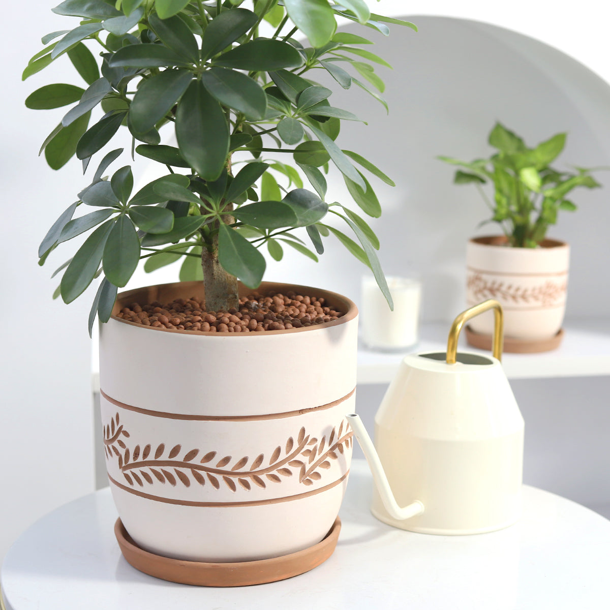 White Clay Horizontal Leaf Pattern Pot